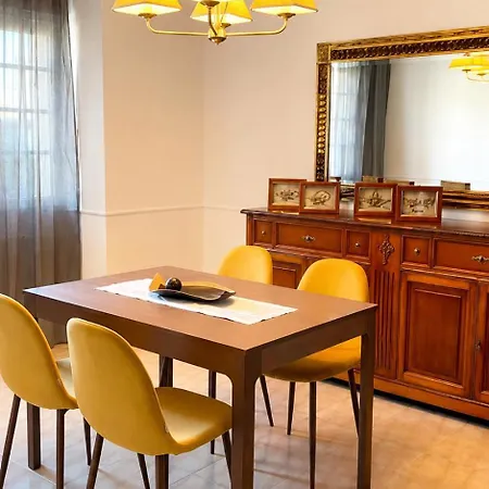 A Casa Dos Avós - Spacious House With Garage In Chalé