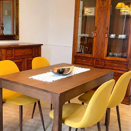 A Casa Dos Avós - Spacious House With Garage In Chalé *