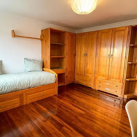 A Casa Dos Avós - Spacious House With Garage In Chalé *