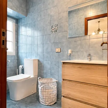A Casa Dos Avós - Spacious House With Garage In Noia