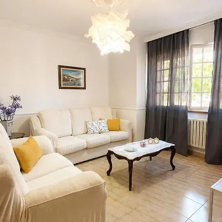 Chalé A Casa Dos Avós - Spacious House With Garage In